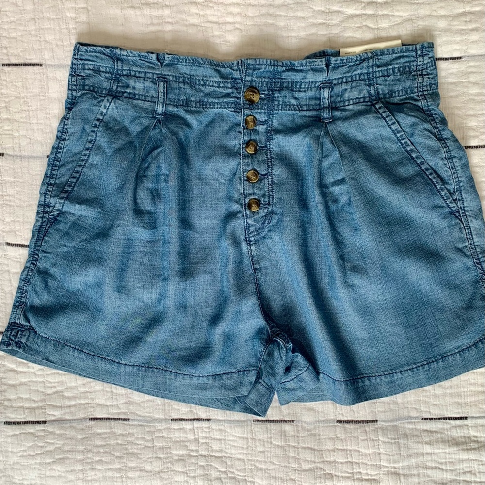 American Eagle NWT Women’s 16 Super Hi-Rise Chambray Lyocell Pleated Shorts